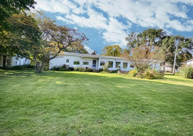 Photo 4 of Single family home for sale at 312 E Washington St, Kentland, IN 47951 | MLS# 846658 | Listing updated on 2026-10-10