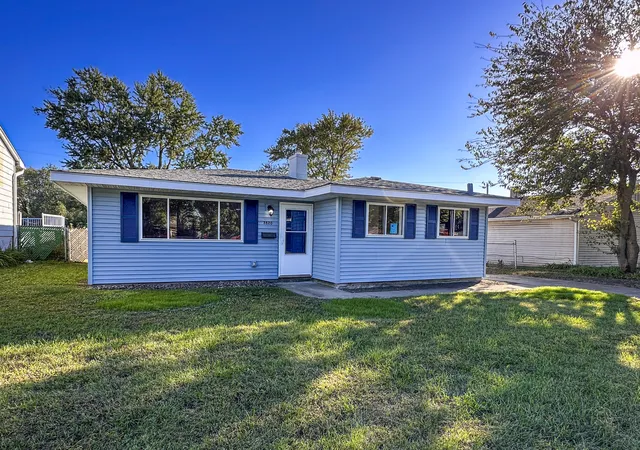 Photo 1 of Single family home for sale at 3820 Robinhood Ln, Hammond, IN 46323 | MLS# 846956 | Listing updated on 2026-10-26