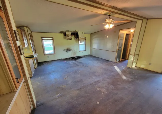 Photo 3 of Manufactured home for sale at 805 Baker St #86, Plymouth, IN 46563 | MLS# 846652 | Listing updated on 2026-10-10