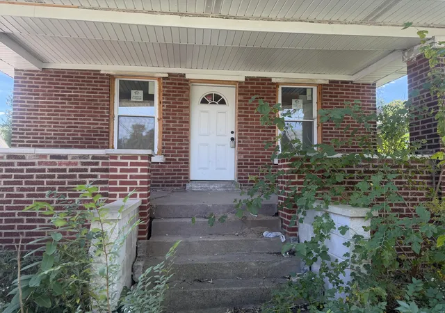 Photo 1 of Single family home for sale at 225 W 37th Avenue, Gary, IN 46408 | MLS# 846684 | Listing updated on 2026-10-10