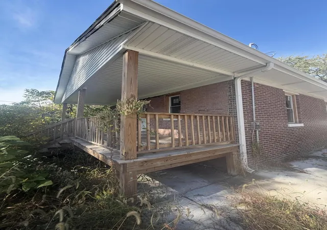 Photo 3 of Single family home for sale at 225 W 37th Avenue, Gary, IN 46408 | MLS# 846684 | Listing updated on 2026-10-10