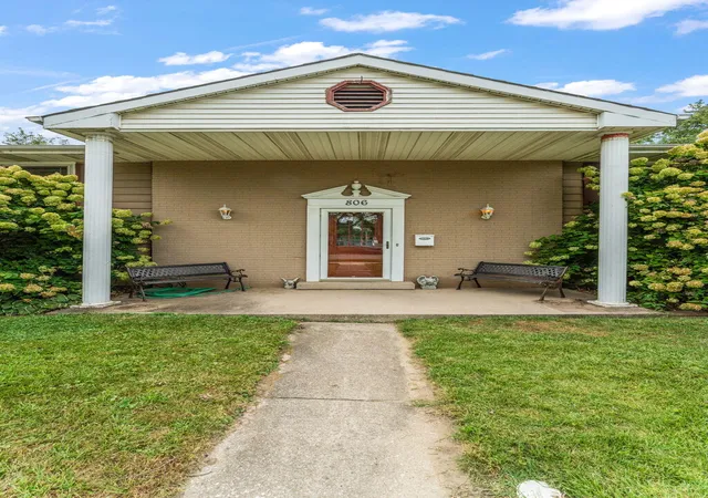 Photo 2 of Single family home for sale at 806 N Wheeler St, Griffith, IN 46319 | MLS# 846674 | Listing updated on 2026-10-10