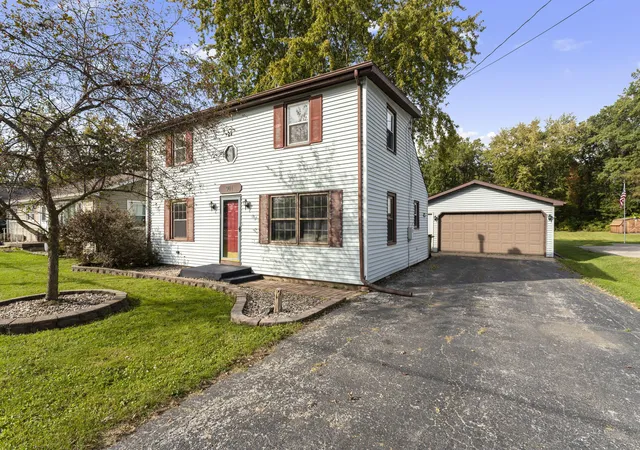 Photo 2 of Single family home for sale at 901 Mccord Rd, Valparaiso, IN 46383 | MLS# 846676 | Listing updated on 2026-10-10