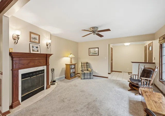 Photo 3 of Single family home for sale at 9107 Chestnut Ln, Munster, IN 46321 | MLS# 846999 | Listing updated on 2026-10-22