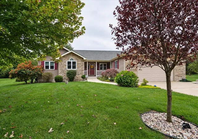 Photo 2 of Single family home for sale at 29 Pinehurst Dr, Valparaiso, IN 46383 | MLS# 846678 | Listing updated on 2026-10-10