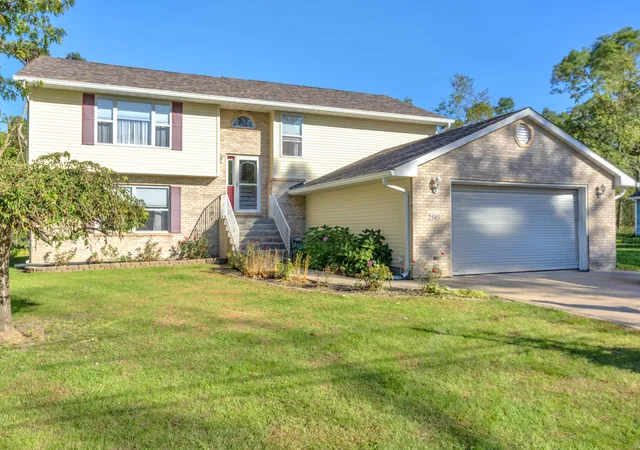 Photo 3 of Single family home for sale at 2585 Blake Rd, Portage, IN 46368 | MLS# 846679 | Listing updated on 2026-10-11