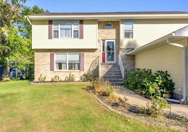 Photo 3 of Single family home for sale at 2585 Blake Rd, Portage, IN 46368 | MLS# 846679 | Listing updated on 2026-10-11