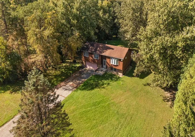 Photo 2 of Single family home for sale at 938 N 400 East, Chesterton, IN 46304 | MLS# 846682 | Listing updated on 2026-10-10