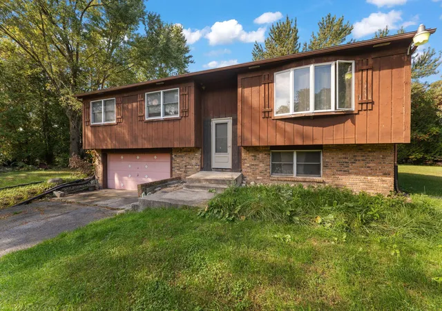 Photo 3 of Single family home for sale at 938 N 400 East, Chesterton, IN 46304 | MLS# 846682 | Listing updated on 2026-10-10