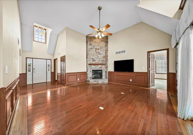 Photo 4 of Single family home for sale at 104 Matt Ridge, Valparaiso, IN 46383 | MLS# 846869 | Listing updated on 2026-10-15