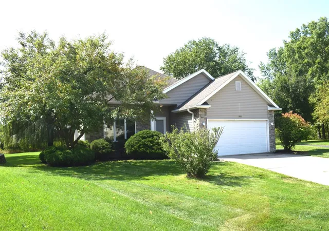 Photo 3 of Sale Pending at 202 Kraus Dr, Valparaiso, IN 46383 | MLS# 846700 | Listing updated on 2026-10-24