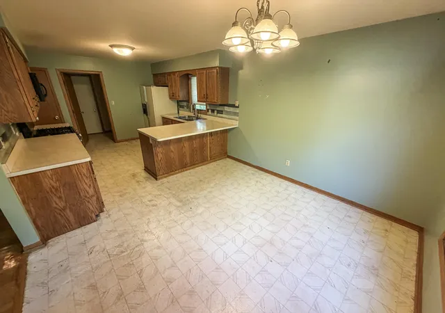 Photo 4 of Single family home for sale at 7114 Starling Dr, Schererville, IN 46375 | MLS# 846701 | Listing updated on 2026-10-15