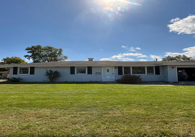 Photo 1 of Sale Pending at 3020 98th Place W, Highland, IN 46322 | MLS# 846786 | Listing updated on 2026-10-15
