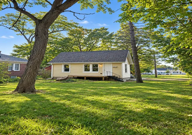 Photo 2 of Single family home for sale at 210 Ridgeland Ave, Michigan City, IN 46360 | MLS# 846744 | Listing updated on 2026-10-13
