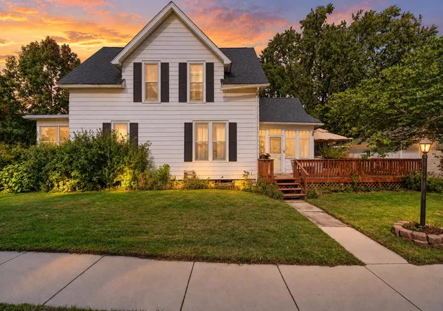 Photo 1 of Single family home for sale at 615 East St, La Porte, IN 46350 | MLS# 846940 | Listing updated on 2026-10-27