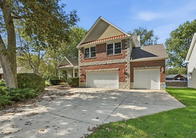 Single family home for sale at 10752 Dogleg Dr, DeMotte, IN 46310 | MLS# 846822