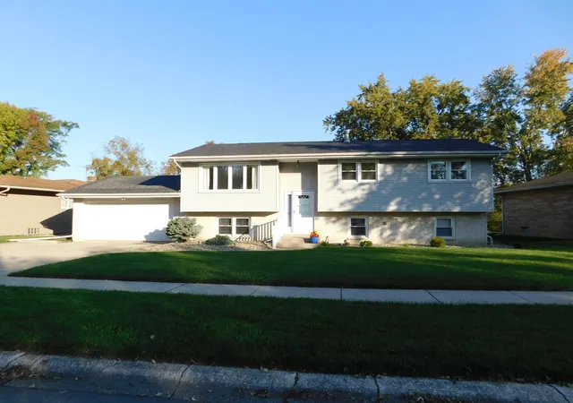 Single family home for sale at 3014 W 60th Drive, Merrillville, IN 46410 | MLS# 847217
