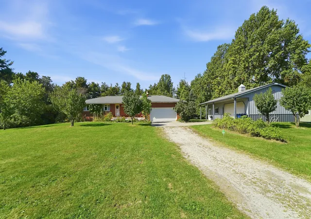 Photo 2 of Single family home for sale at 356 S 650 East, Valparaiso, IN 46383 | MLS# 846802 | Listing updated on 2026-10-29