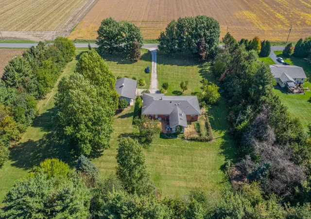 Single family home for sale at 356 S 650 East, Valparaiso, IN 46383 | MLS# 846802