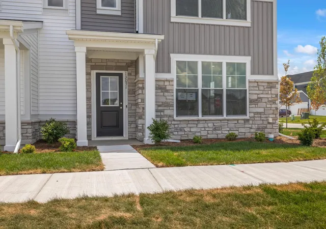 Photo 2 of Sale Pending at 13051 Carolina St, Crown Point, IN 46307 | MLS# 846736 | Listing updated on 2026-10-14