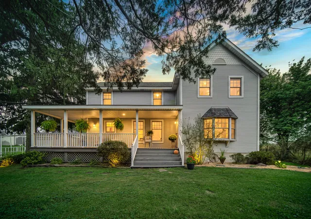 Photo 1 of Single family home for sale at 16911 White Oak Ave, Lowell, IN 46356 | MLS# 846813 | Listing updated on 2026-10-29