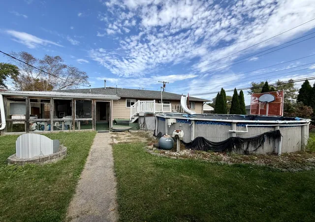 Photo 2 of Single family home for sale at 815 W 39th Avenue, Hobart, IN 46342 | MLS# 846800 | Listing updated on 2026-10-14