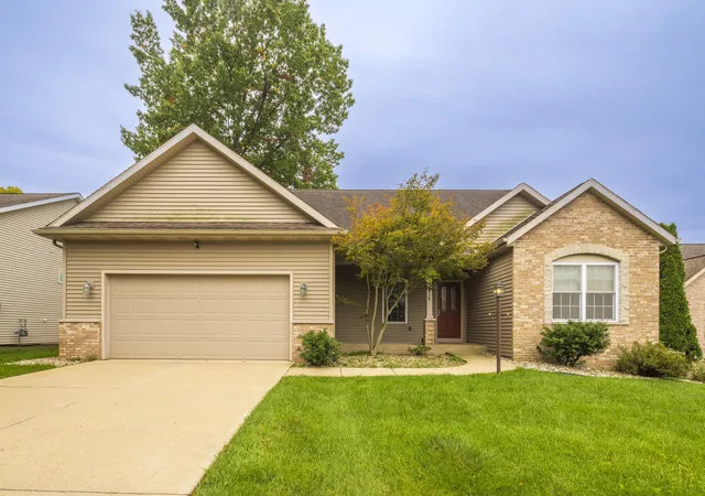 Photo 1 of Single family home for sale at 18416 Summer Wind Ln, South Bend, IN 46637 | MLS# 846958 | Listing updated on 2026-10-22