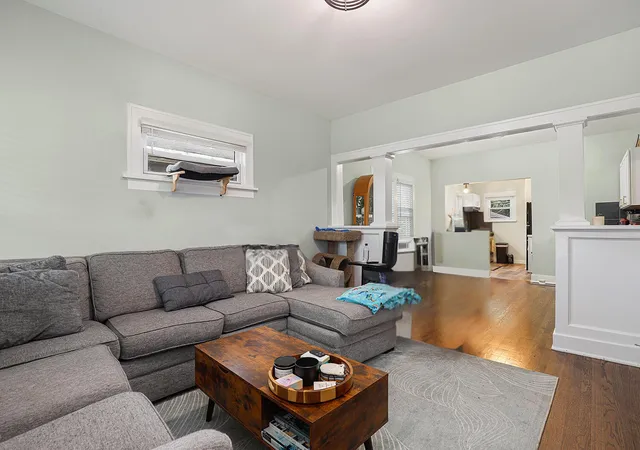 Photo 4 of Single family home for sale at 424 E 165th Street, Hammond, IN 46324 | MLS# 846935 | Listing updated on 2026-10-16