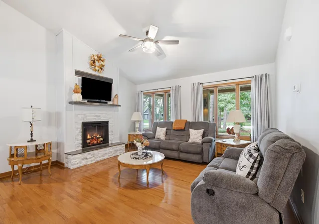 Photo 3 of Single family home for sale at 10391 Chippewah Ct, De Motte, IN 46310 | MLS# 846979 | Listing updated on 2026-10-16
