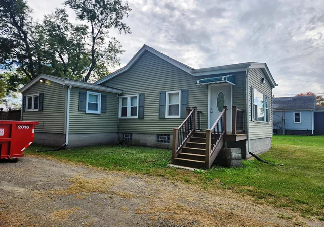Single family home for sale at 7001 Mississippi St, Merrillville, IN 46410 | MLS# 846830