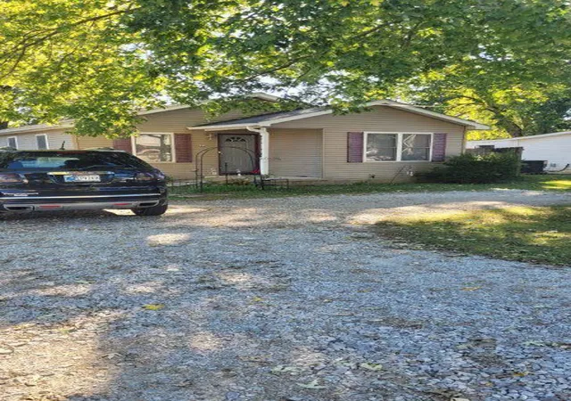 Single family home for sale at 1042 Ave D St, Greencastle, IN 46135 | MLS# 846798