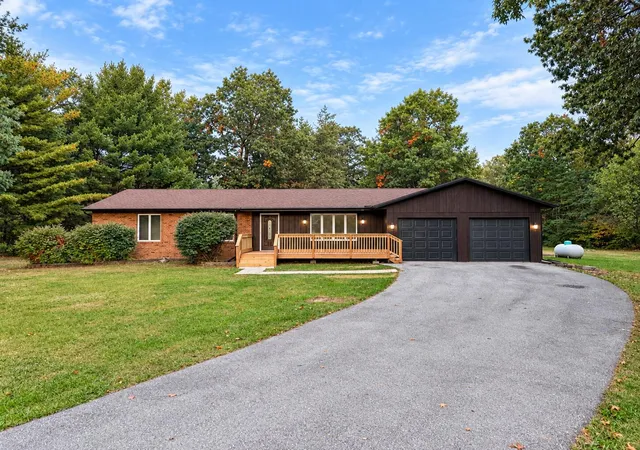 Photo 1 of Single family home for sale at 8901 N 489 West, Lake Village, IN 46349 | MLS# 846806 | Listing updated on 2026-10-27