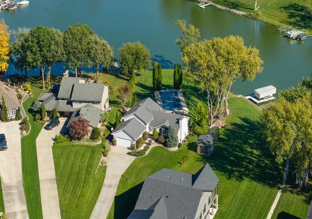 Photo 3 of Single family home for sale at 4912 Sandy Beach Dr, Crown Point, IN 46307 | MLS# 847042 | Listing updated on 2026-10-21