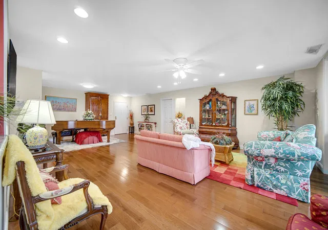 Photo 3 of Sale Pending at 910 Ridge Rd #306, Munster, IN 46321 | MLS# 847169 | Listing updated on 2026-10-26