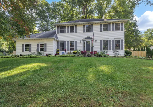 Photo 1 of Single family home for sale at 2204 Wynnewood Dr, Valparaiso, IN 46385 | MLS# 846888 | Listing updated on 2026-10-23