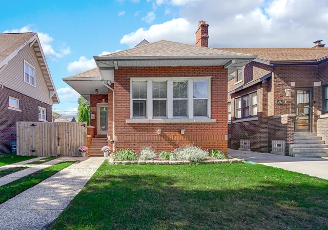 Photo 1 of Single family home for sale at 1620 Davis Ave, Whiting, IN 46394 | MLS# 846878 | Listing updated on 2026-10-21