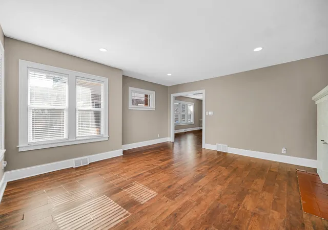 Photo 3 of Single family home for sale at 1620 Davis Ave, Whiting, IN 46394 | MLS# 846878 | Listing updated on 2026-10-21