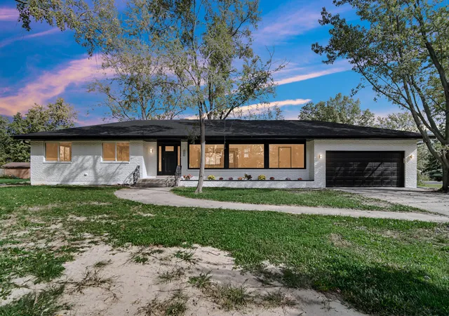 Photo 1 of Sale Pending at 9201 Stateline Rd, Dyer, IN 46311 | MLS# 846892 | Listing updated on 2026-10-28