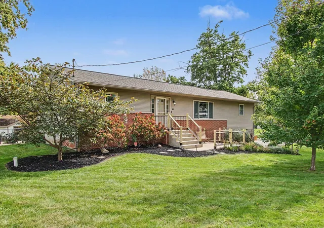 Photo 1 of Single family home for sale at 401 E 75 North, Valparaiso, IN 46383 | MLS# 846857 | Listing updated on 2026-10-22