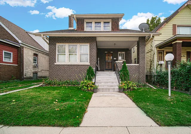 Photo 1 of Single family home for sale at 834 Drackert St, Hammond, IN 46320 | MLS# 846850 | Listing updated on 2026-10-29