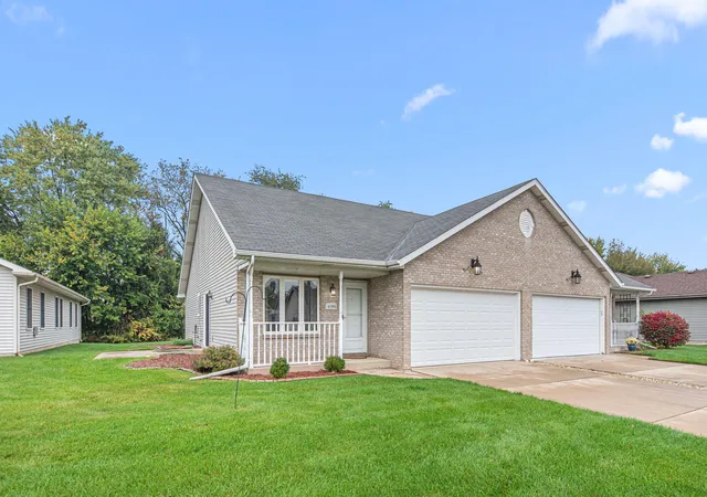 Photo 1 of Sale Pending at 496 Hidden Oak Dr, Hobart, IN 46342 | MLS# 846864 | Listing updated on 2026-10-22