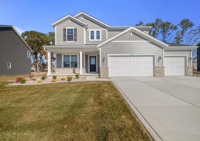 Photo 1 of Single family home for sale at 10433 Texas St, Crown Point, IN 46307 | MLS# 846914 | Listing updated on 2026-10-27