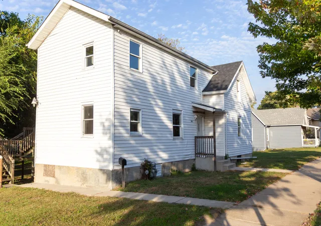 Photo 2 of Multi family home for sale at 510 E 10th Street, Michigan City, IN 46360 | MLS# 846886 | Listing updated on 2026-10-22