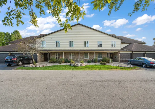 Photo 3 of Condo for sale at 5000 Spinnaker Ln #D, Crown Point, IN 46307 | MLS# 847220 | Listing updated on 2026-10-22