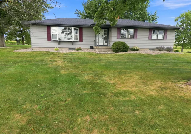 Photo 1 of Single family home for sale at 16703 Cline Ave, Lowell, IN 46356 | MLS# 847209 | Listing updated on 2026-10-22