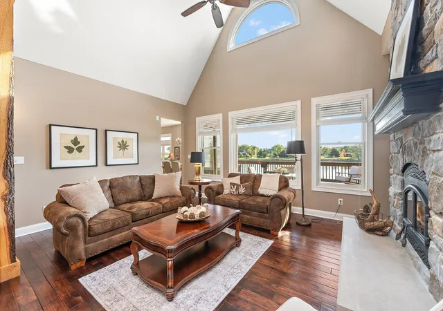 Photo 4 of Single family home for sale at 11429 Bell Pl, Crown Point, IN 46307 | MLS# 846949 | Listing updated on 2026-10-22