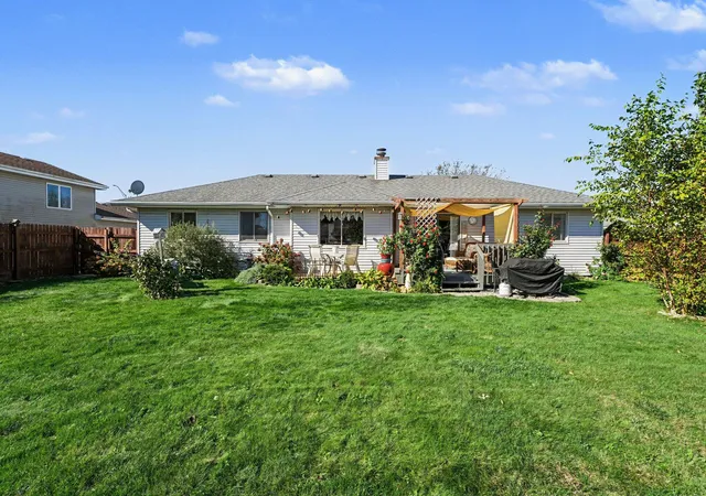 Photo 1 of Single family home for sale at 1517 Lake St, Dyer, IN 46311 | MLS# 847100 | Listing updated on 2026-10-22