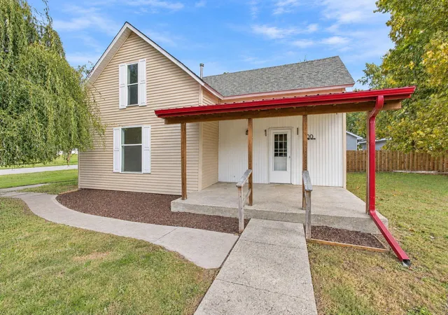 Single family home for sale at 100 E Oak St, Rensselaer, IN 47978 | MLS# 846900
