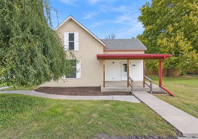 Photo 1 of Single family home for sale at 100 E Oak St, Rensselaer, IN 47978 | MLS# 846900 | Listing updated on 2026-10-15