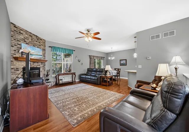 Photo 2 of Single family home for sale at 225 Trailcreek Dr, Chesterton, IN 46304 | MLS# 846930 | Listing updated on 2026-10-28